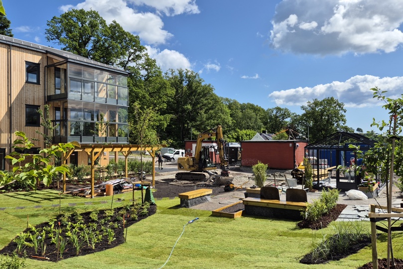 Utsyn nesten ferdig hage på Kjelleparken